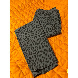 Susan Graver Weekend Women’s Leopard Print Leggings Size L Gray Black